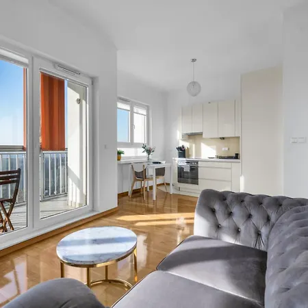 Wola 14th Floor - Parking & Balcony - By Rentujemy Daire