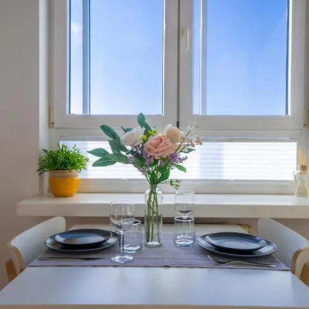 Daire Wola 14th Floor - Parking & Balcony - By Rentujemy Varşova