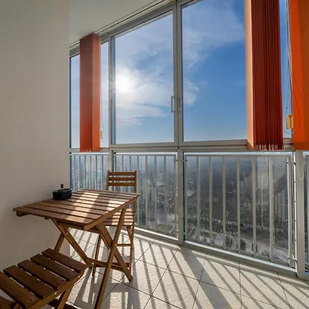 Apartment Wola 14th Floor - Parking & Balcony - By Rentujemy