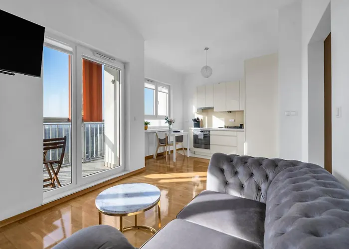 Wola 14th Floor - Parking & Balcony - By Rentujemy Apartment