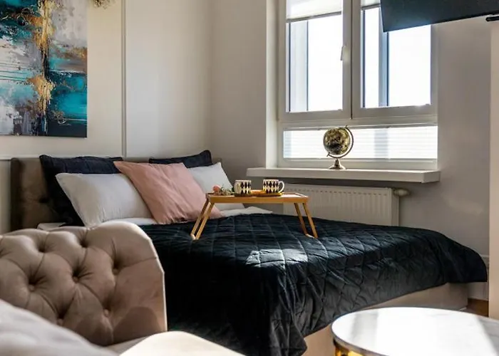 Wola 14th Floor - Parking & Balcony - By Rentujemy Apartment *