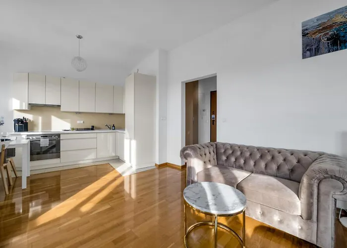 Wola 14th Floor - Parking & Balcony - By Rentujemy Apartment