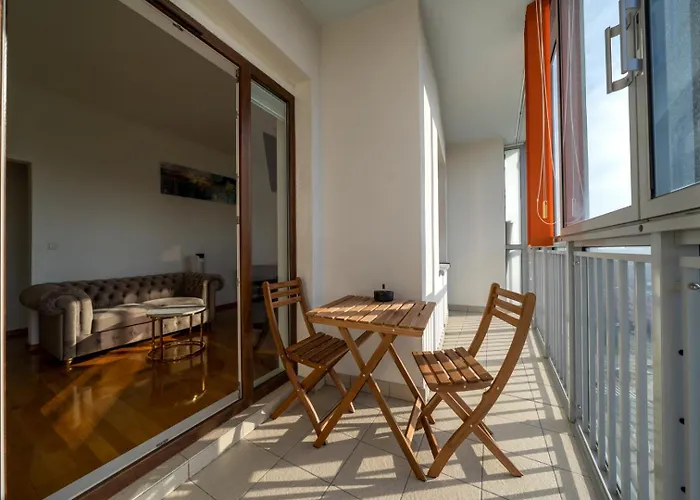 Wola 14th Floor - Parking & Balcony - By Rentujemy Apartment