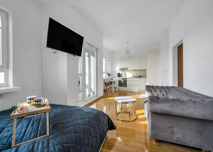 Апартаменты Wola 14th Floor - Parking & Balcony - By Rentujemy