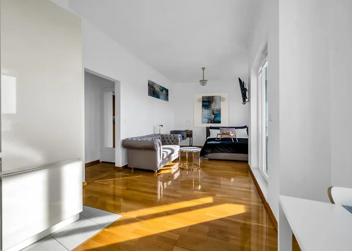 Wola 14th Floor - Parking & Balcony - By Rentujemy