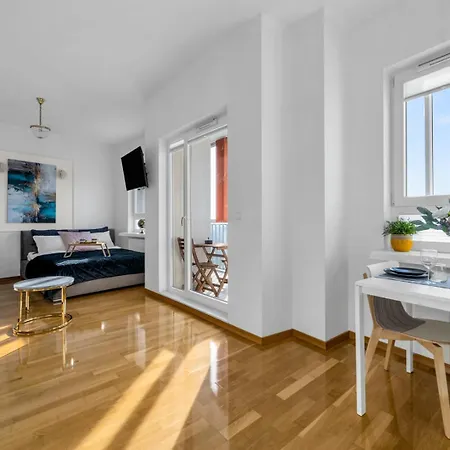 Wola 14th Floor - Parking & Balcony - By Rentujemy